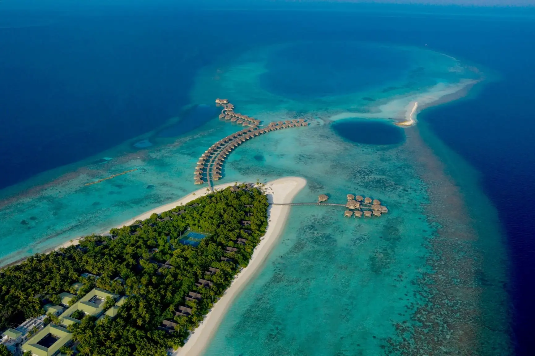 Vakkaru Island Aerial_Blue Hole