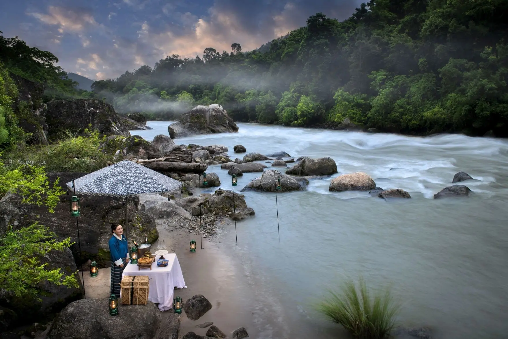 Bhutan_Punakha_River_Lodge_River_Dining _4_