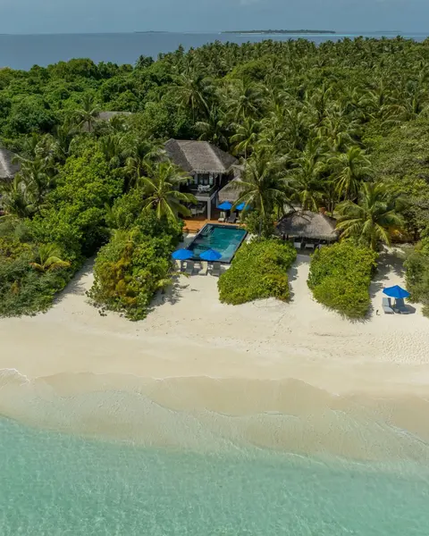 dusit-thani-maldives-accommodation-pool-villa-drone