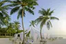 dusit-thani-maldives-dining-the-market-beach