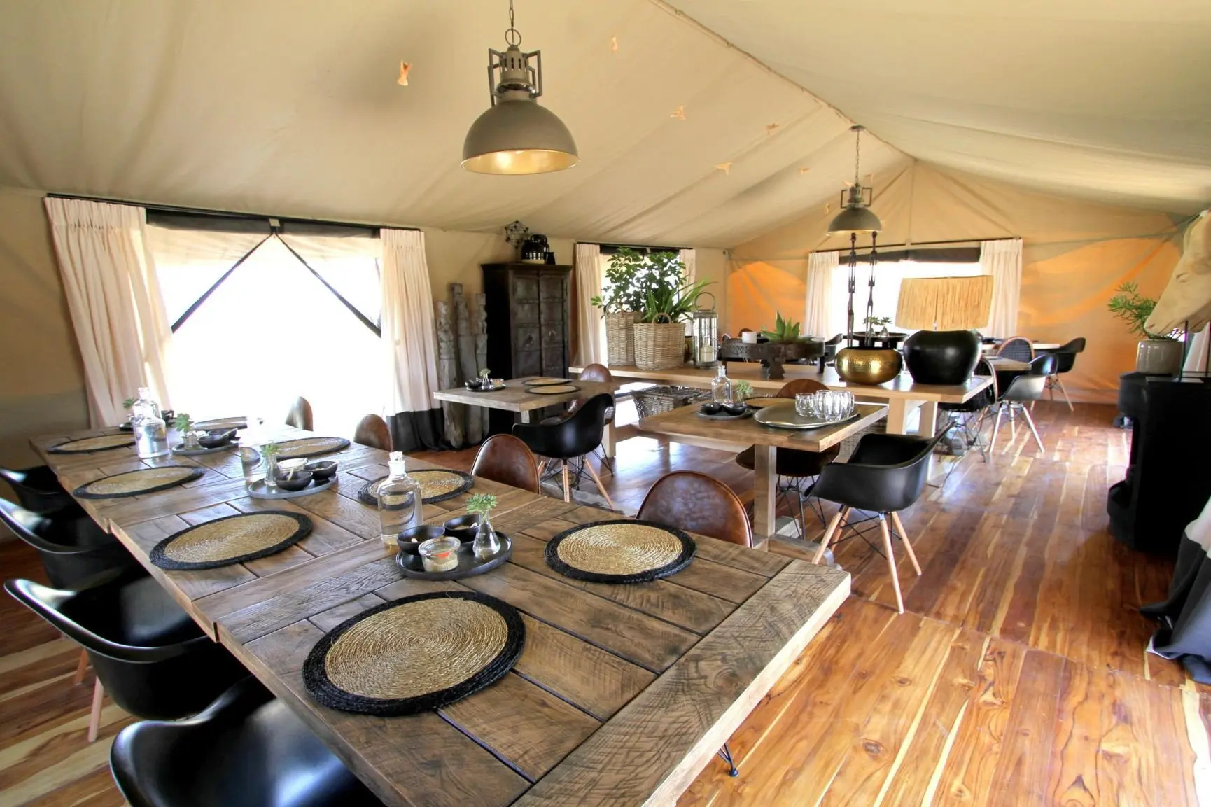 dining_tent_3