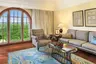 Deluxe_Suite_living_room