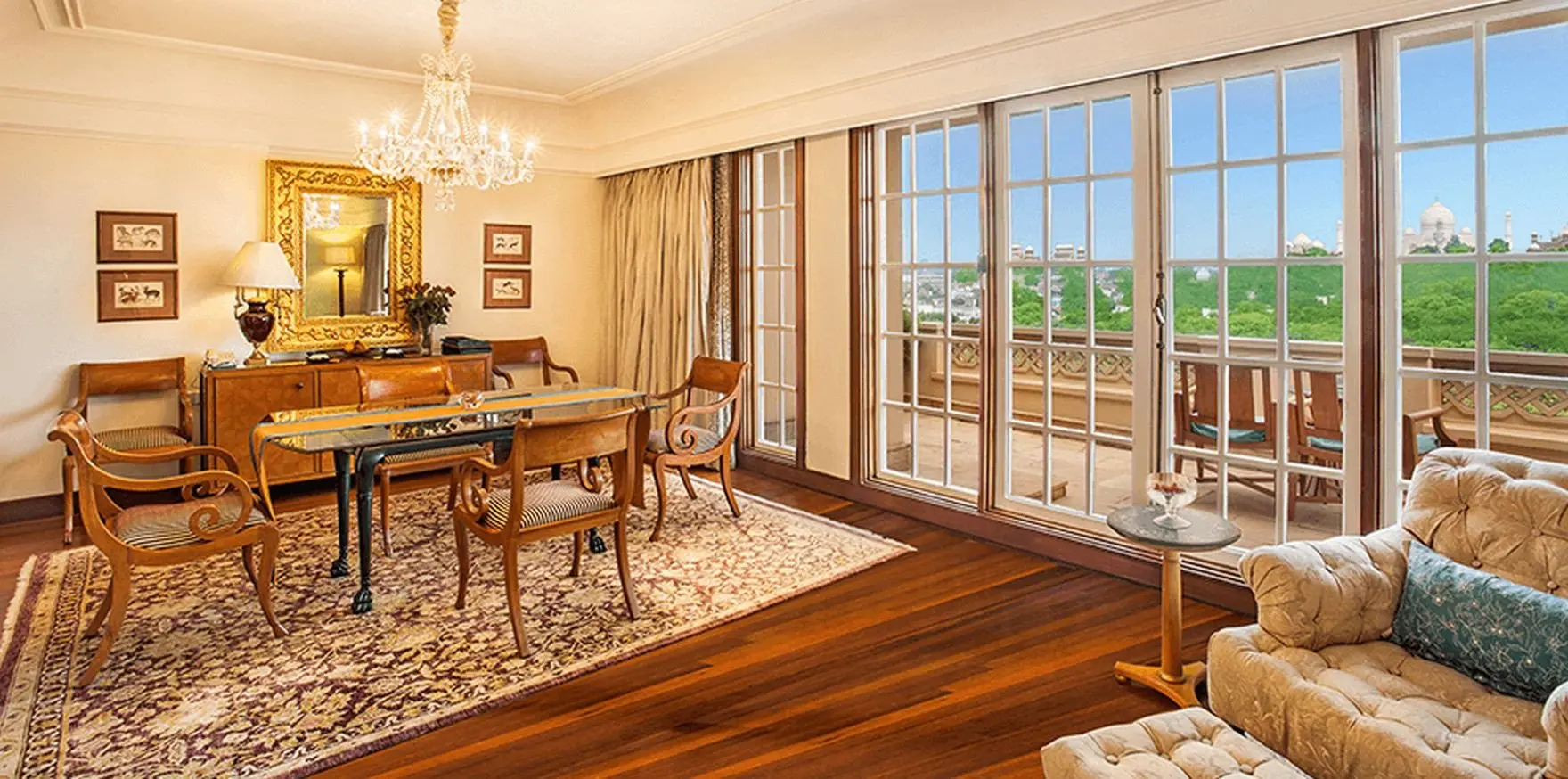 Luxury_Suite_-_Living_room_