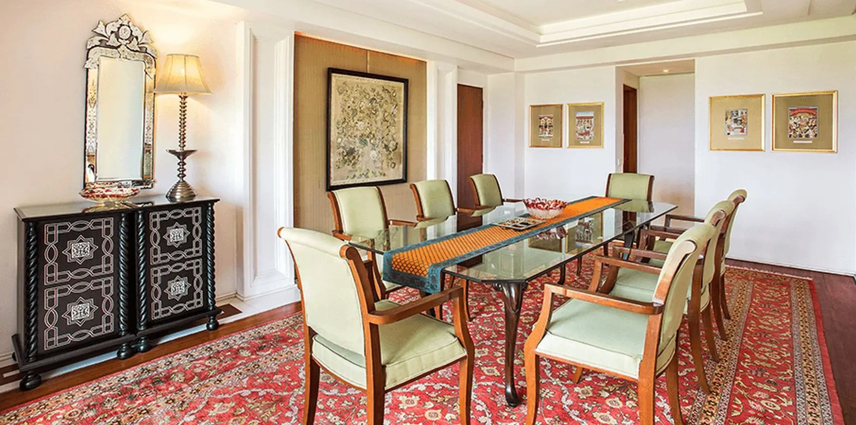 Kohinoor_Suite_-_Dining
