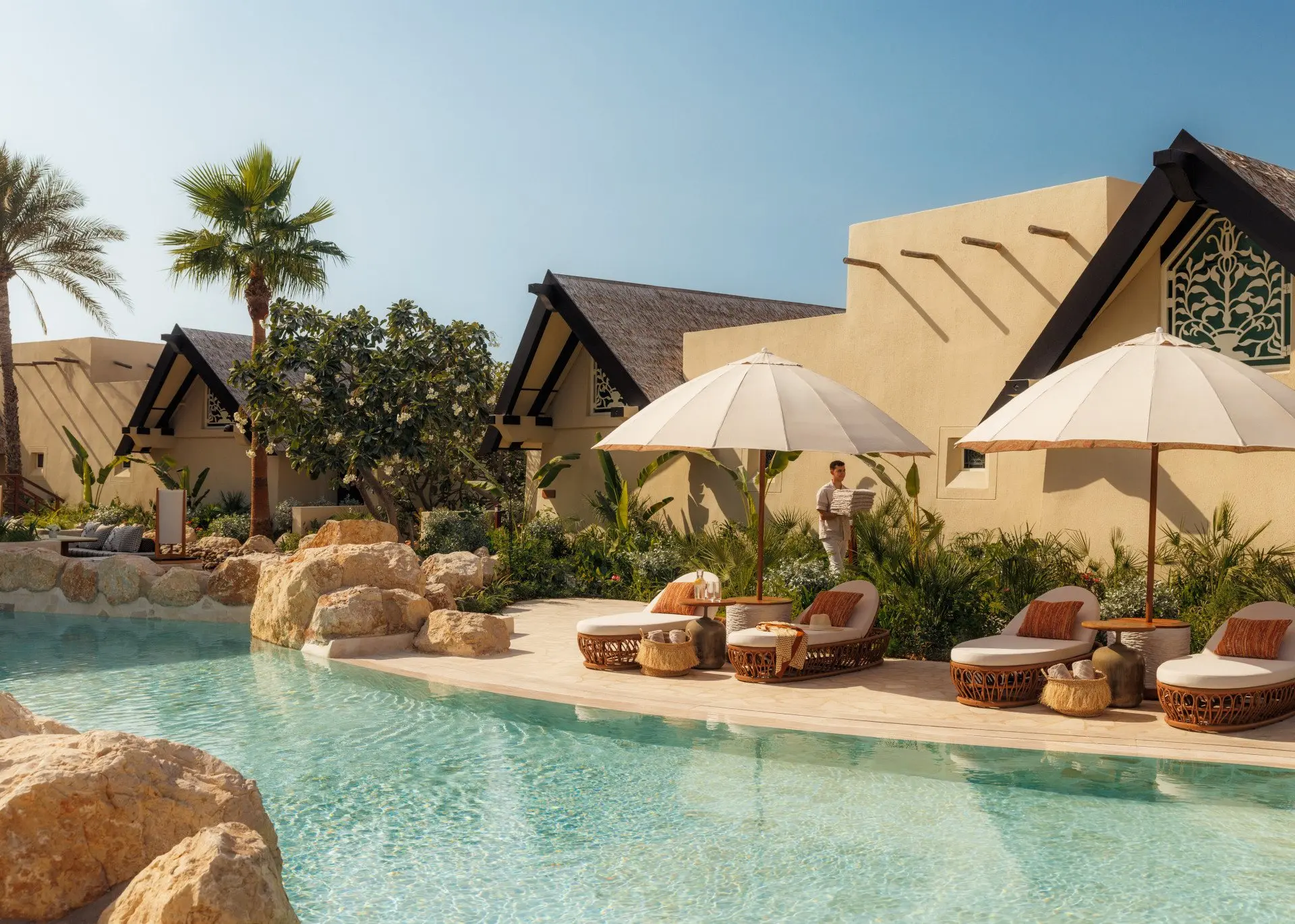 Jumeirah Beach Hotel_ Al Bahar Villas_Pool_Sunlounger_Butler With Towels