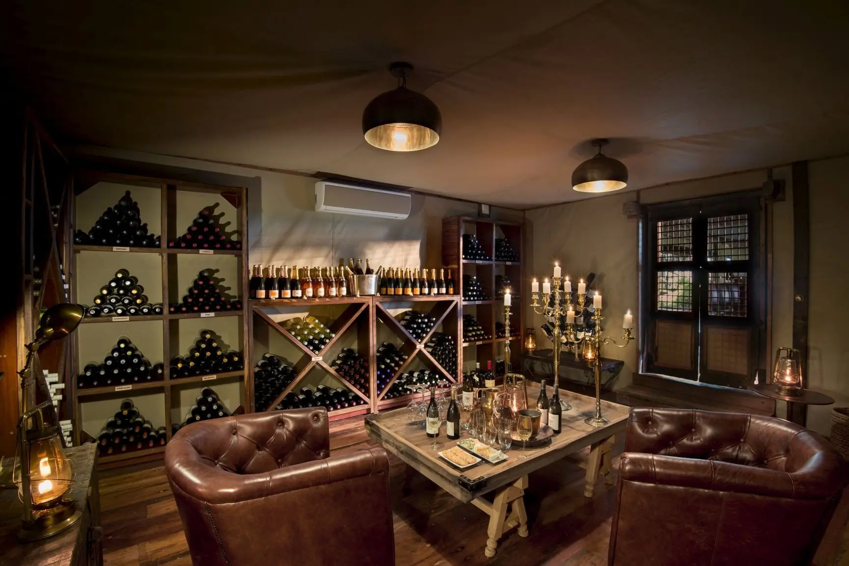 dubaplains_mainarea_winecellar