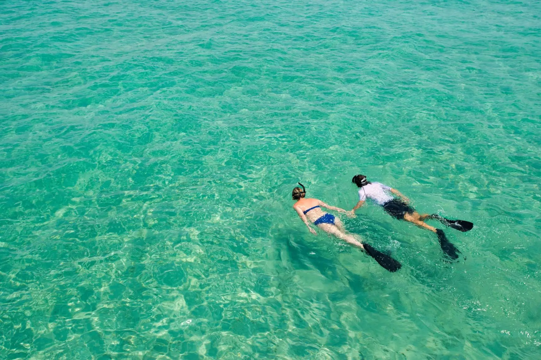 Benguerra-Island-Experiences-Snorkeling-couple