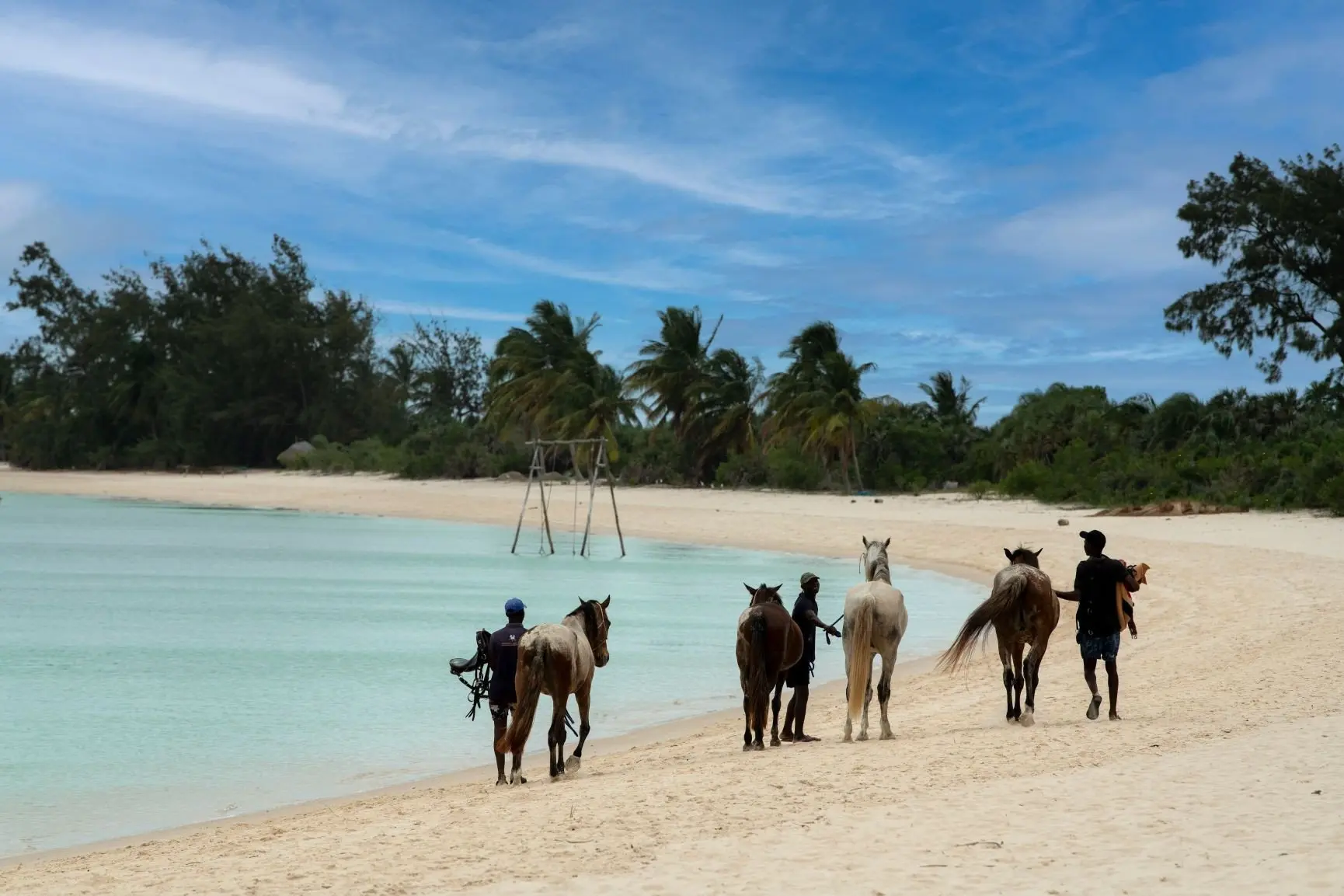 Southern-Africa-Mozambique-andBeyond-Benguerra-Island-experience-horse-riding-1