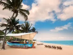 Benguerra-island-guest-area-Dhow-bar-at-midday