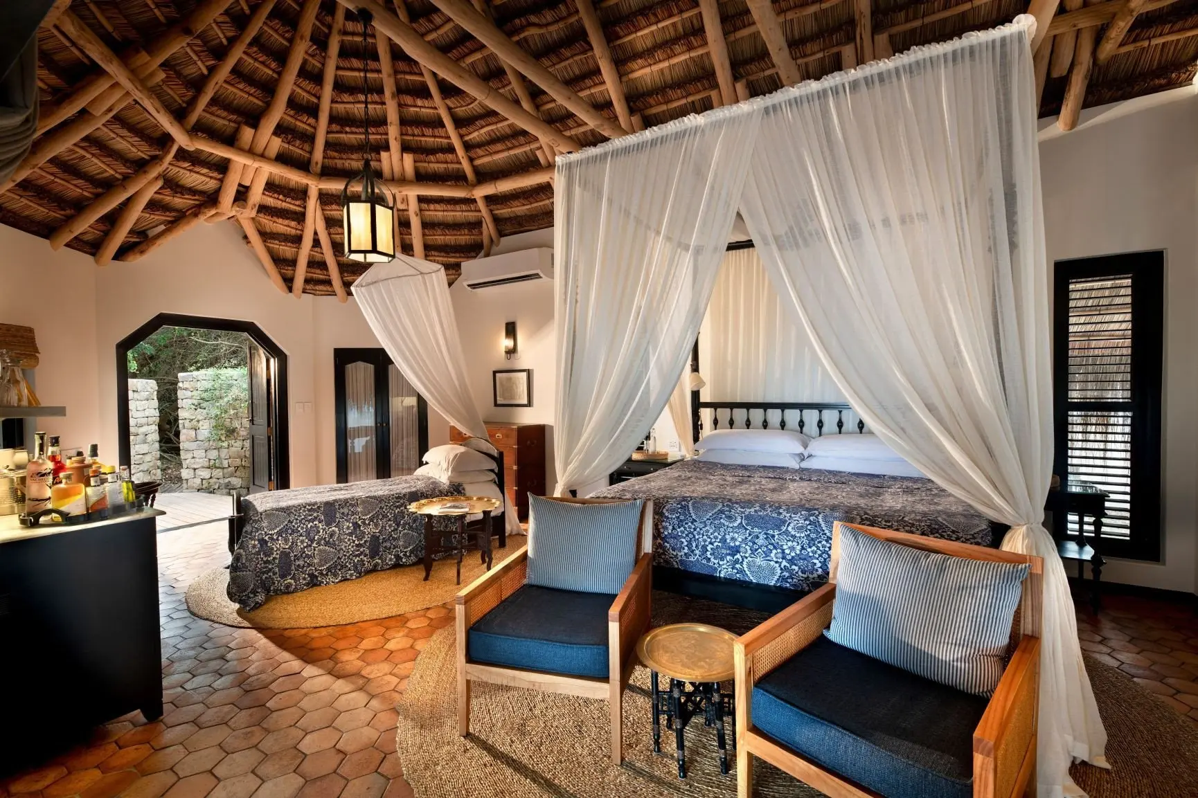 Benguerra-Island-Casinha-bedroom-triple-setup