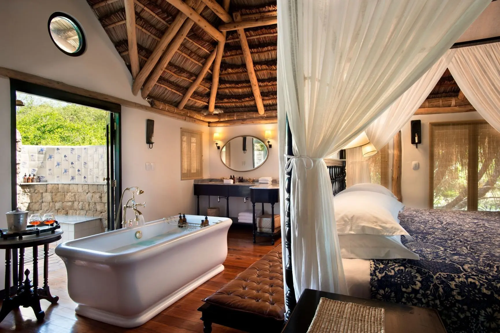 Benguerra-island-Room-Cabana-bathtub