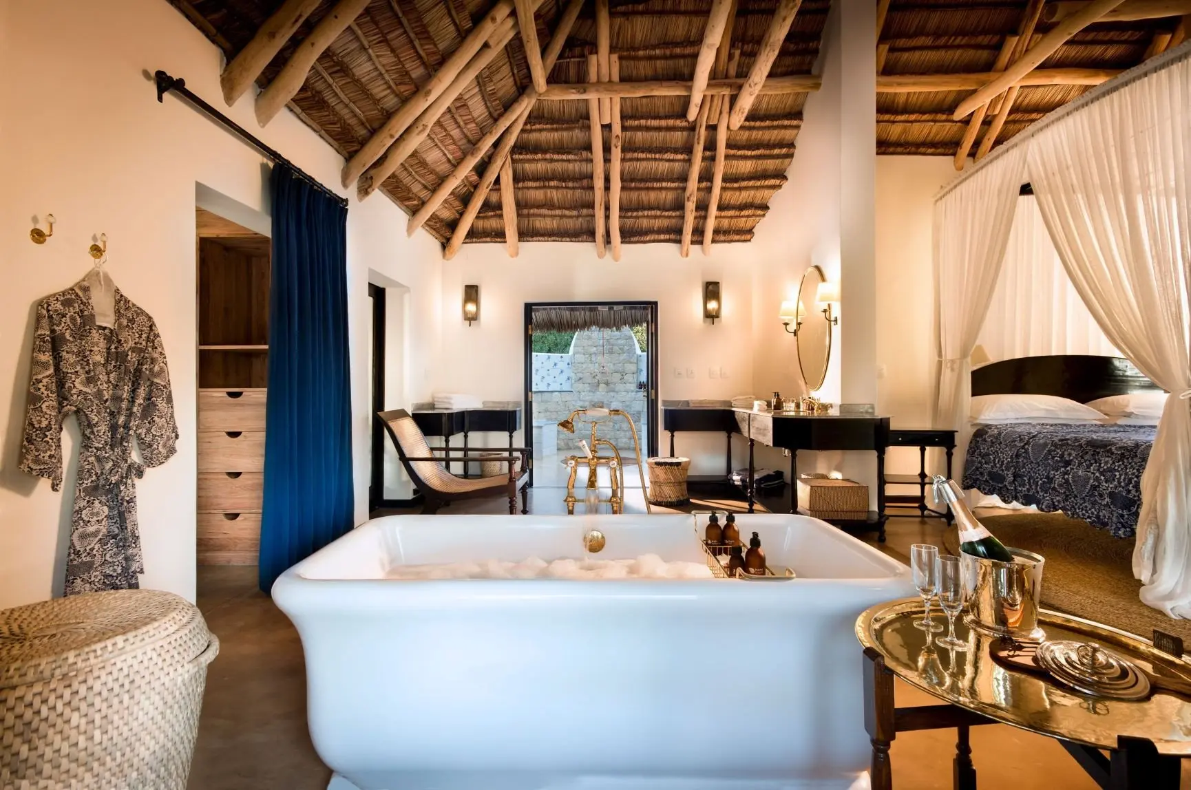 Benguerra-island-Room-Casa-Familia-bathroom