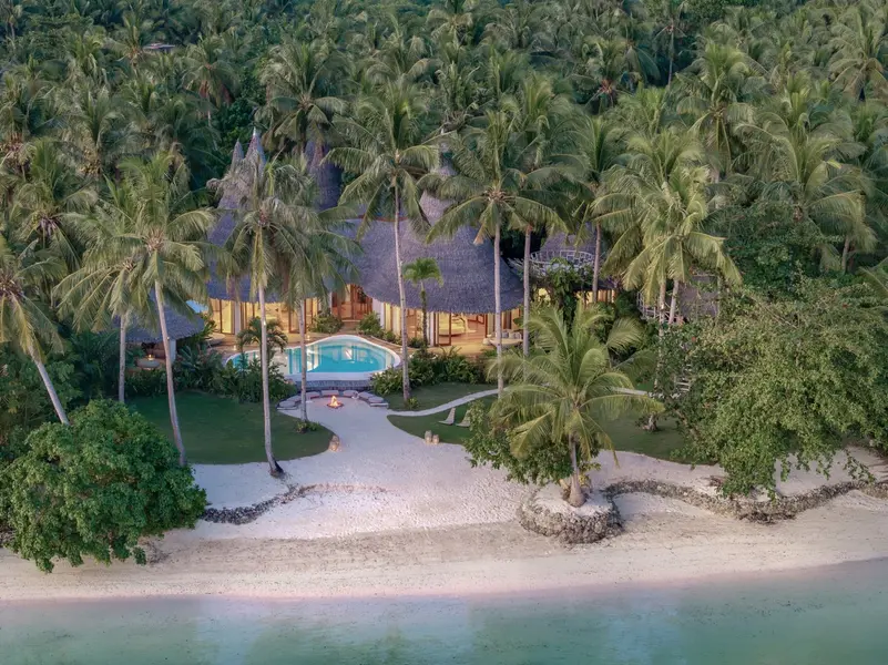 NPH_Enchanting Perlah Villa with private beach