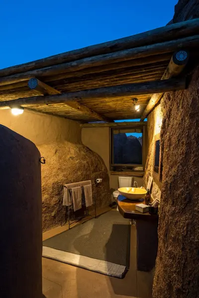 mini_suite_bathroom1