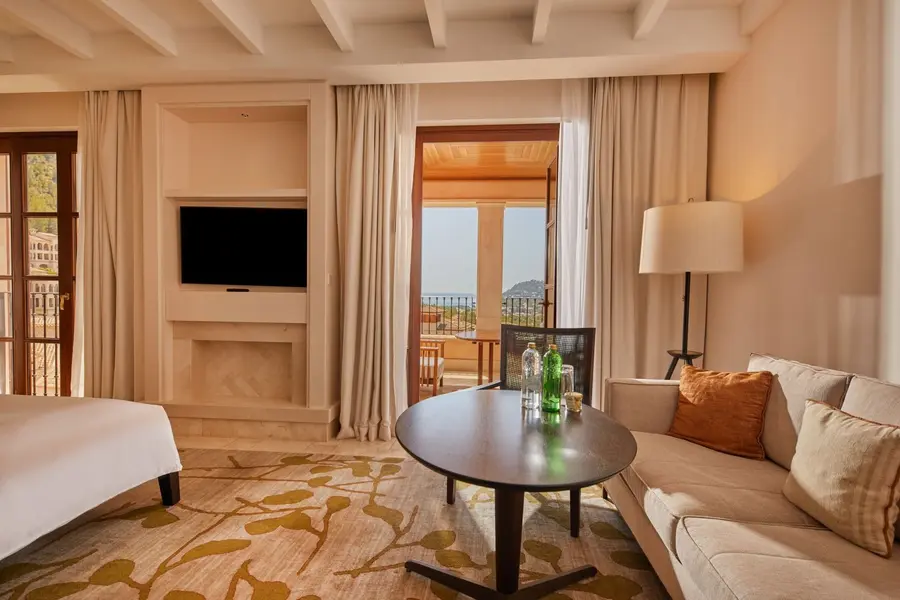 Junior Suite Valley View Bedroom