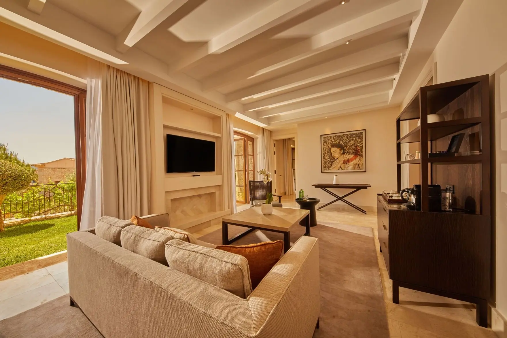 CVGH Grand Suite Garden Living Room