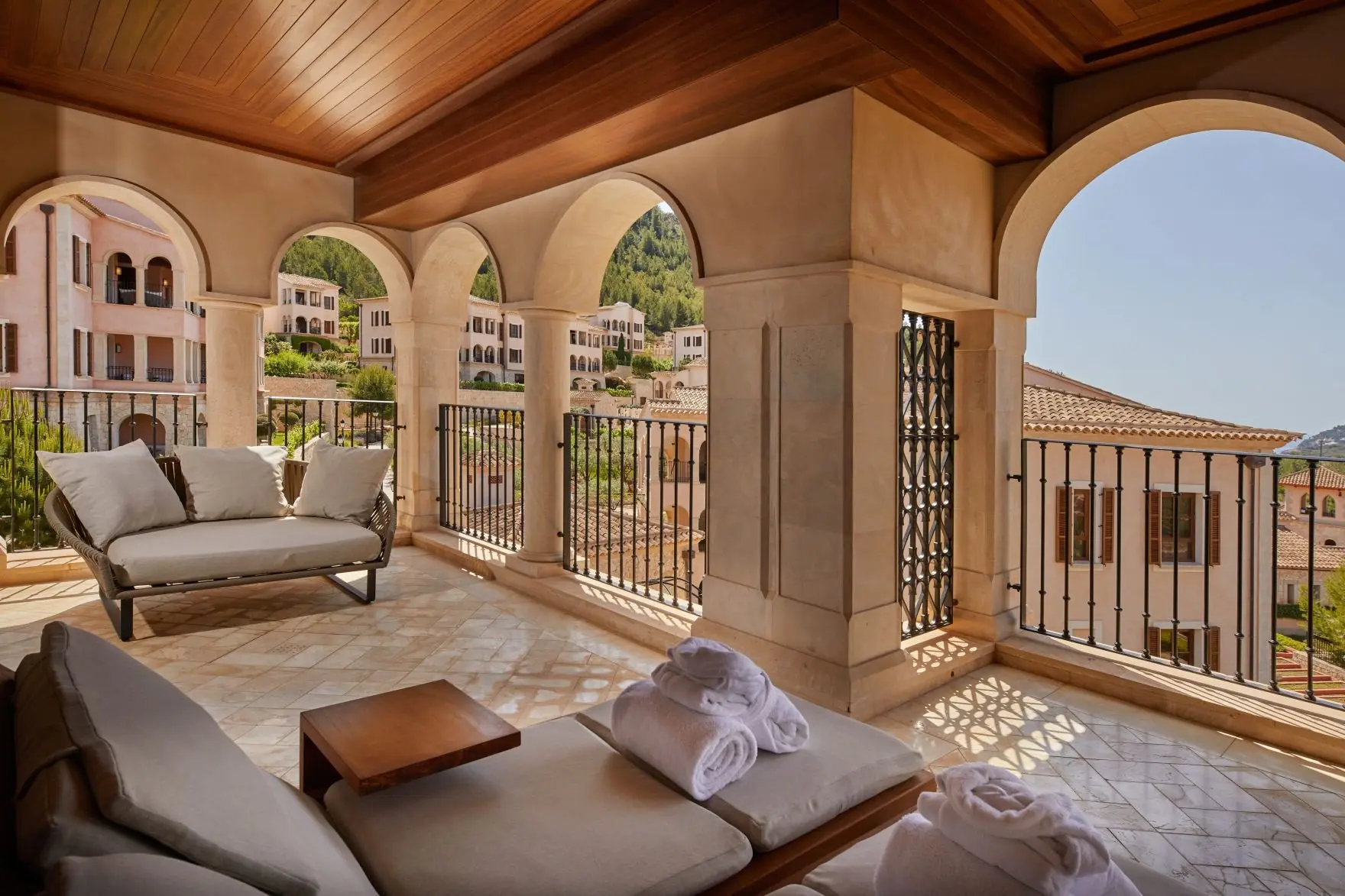 CVGH Presidential Suite Terrace (1)
