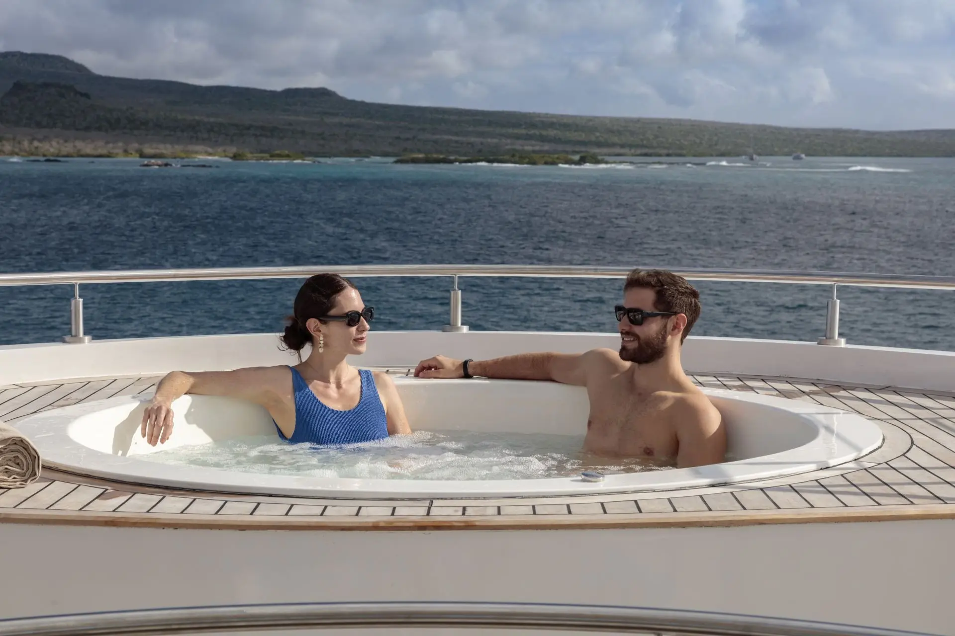 small_Sun Deck Jacuzzi 2 - Hermes Galapagos Mega Catamaran