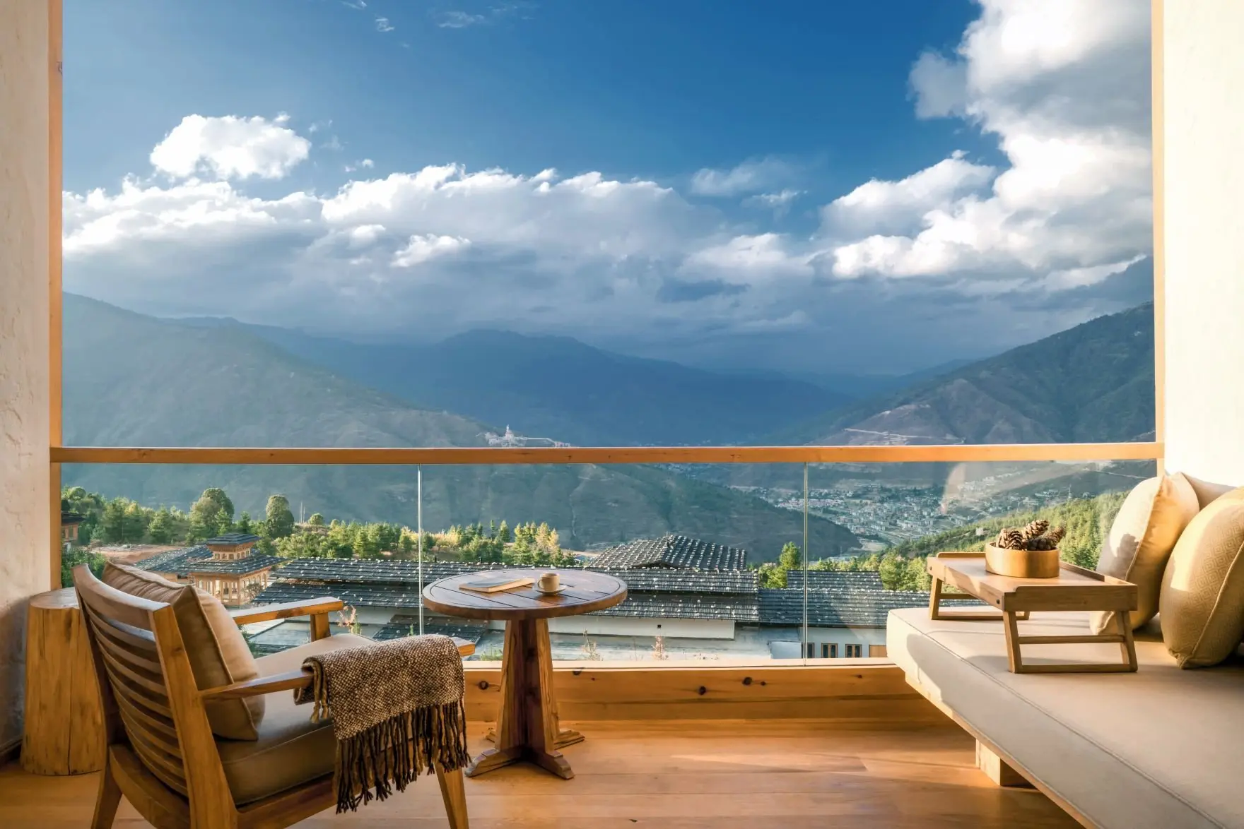 2_Lodge_Suite_balcony_Thimphu