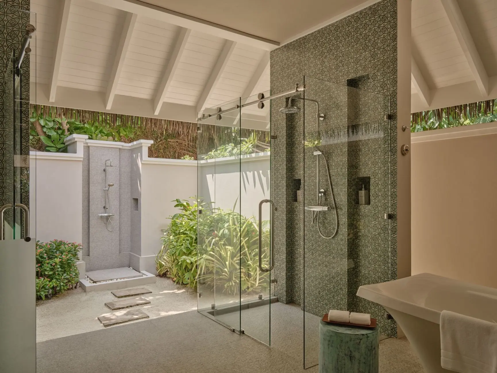 Seaside Finolhu_Beach Villa Bathroom