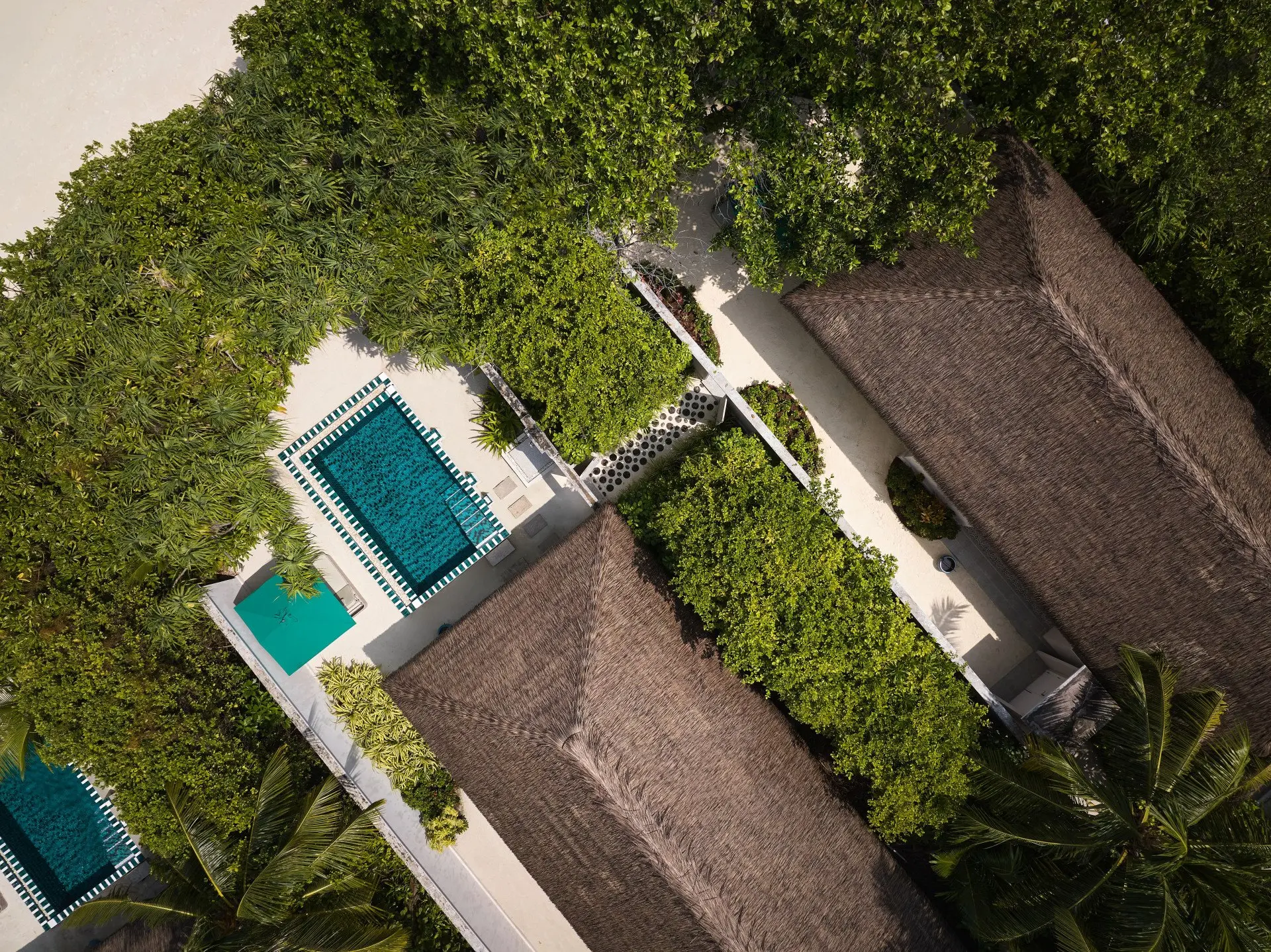 Seaside Finolhu_Aerial View of interconnecting pathway