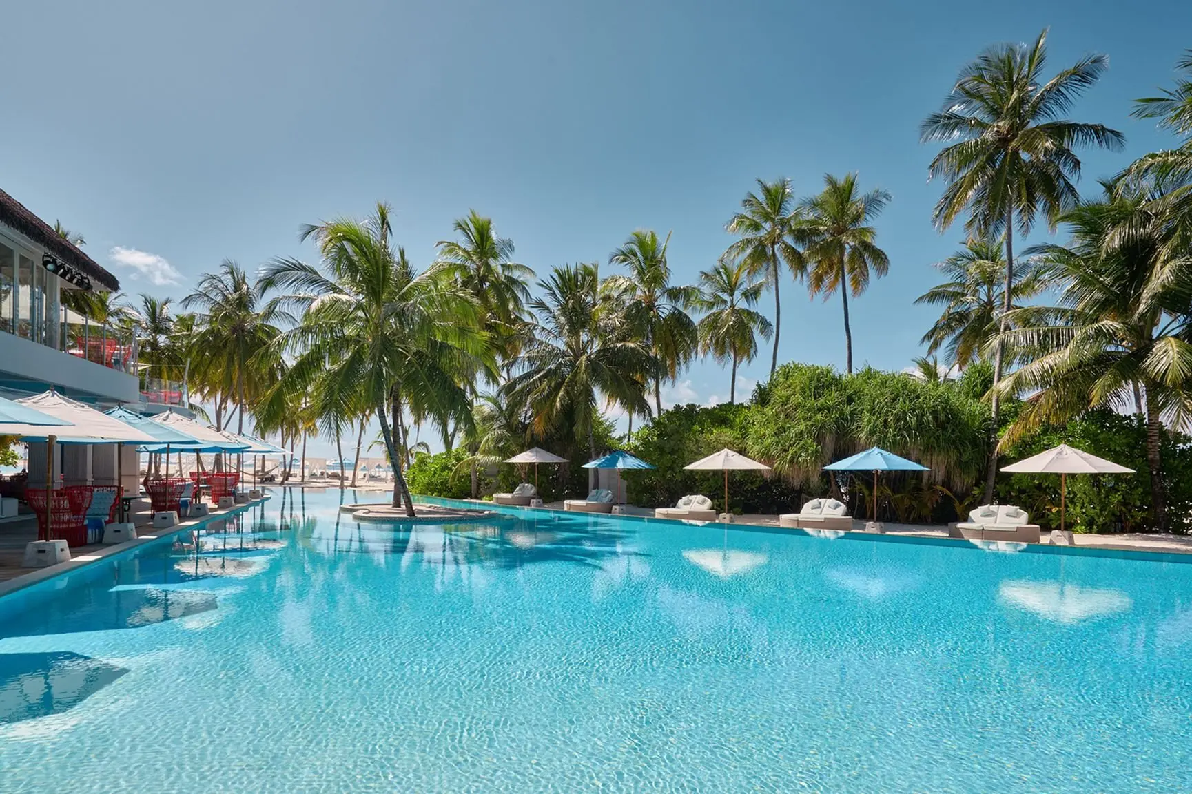 Seaside Finolhu_Pool_Area-