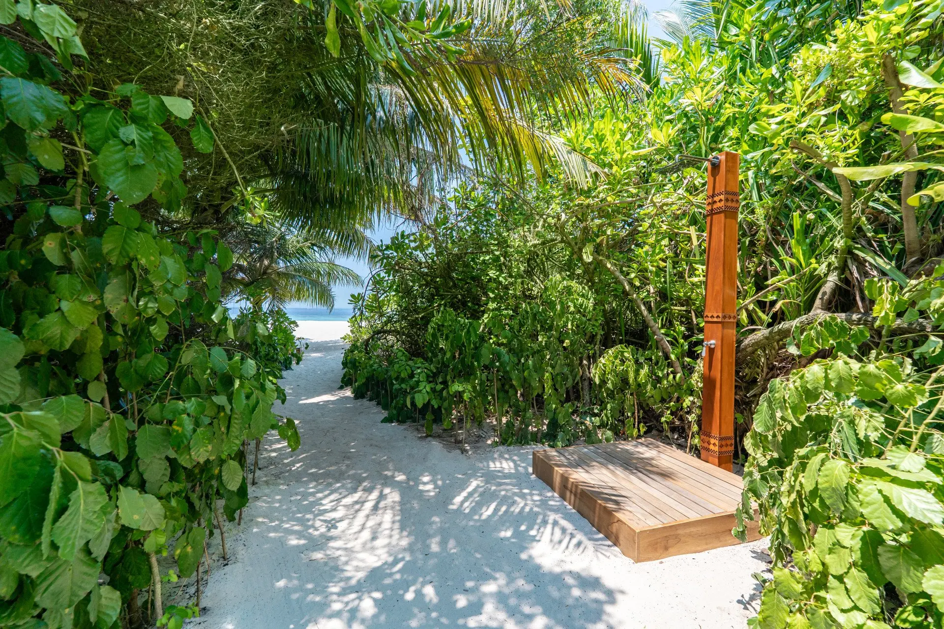 Anantara Kihavah - Beach Pool Villa Beach Shower