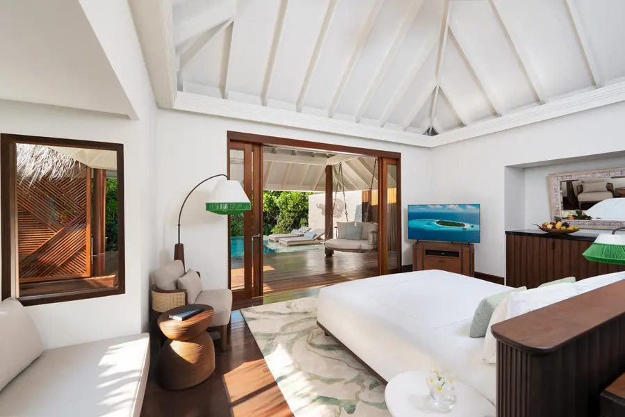 Anantara Kihavah - Beach Pool Villa Interior Outwards - FULL