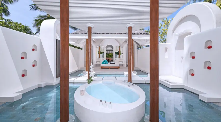 Anantara Kihavah Beach Pool Villas  Bathroom Bathtub