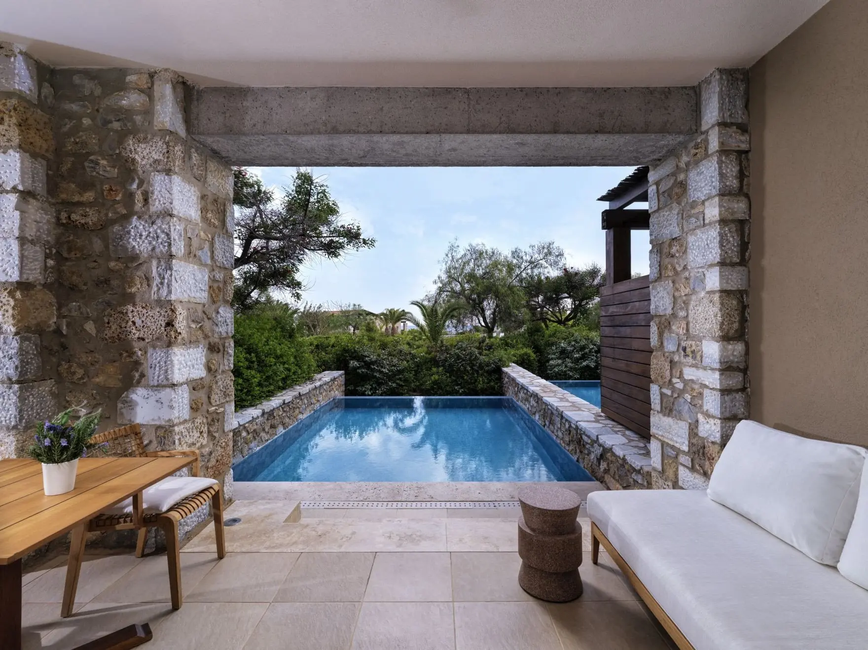 Infinity Guest Room King Garden View PP (2)