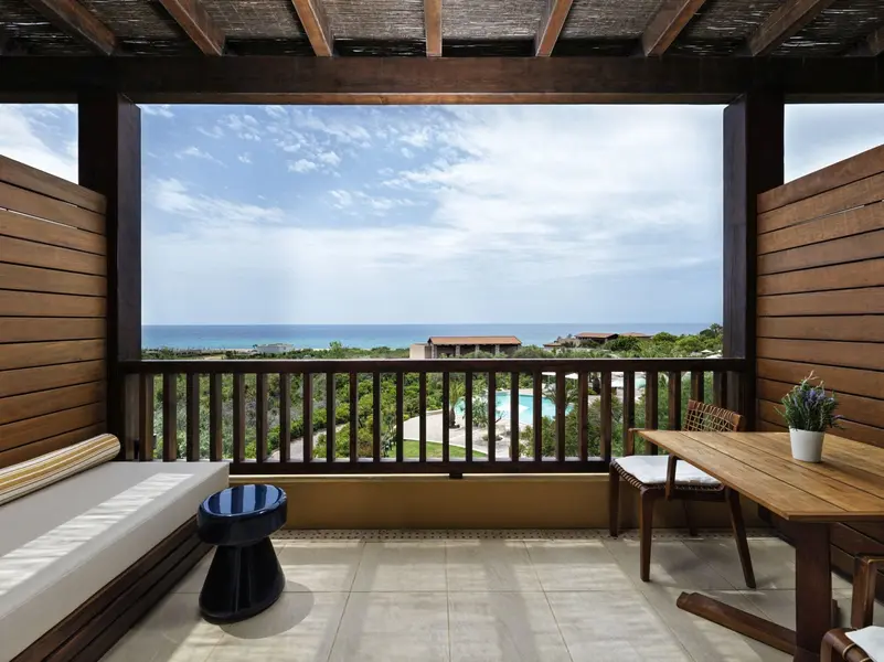 Premium Deluxe Guest Room King Sea View Balcony  (4)
