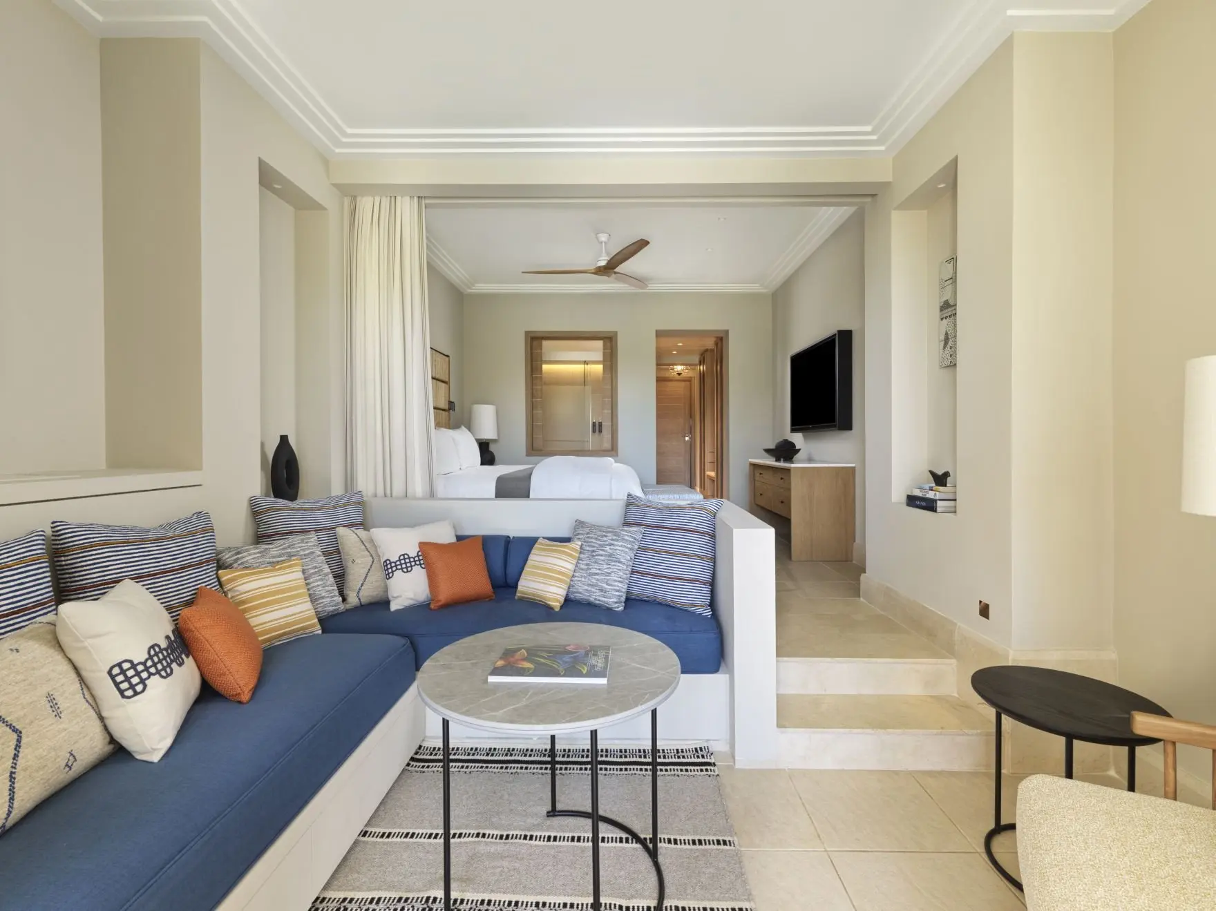 Superior Guest Room King Garden View  (3)