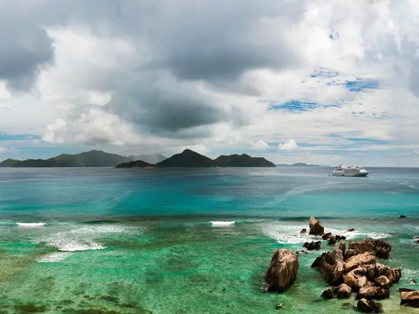 IMAGERYE4240416018-30