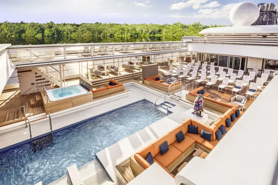 17153,1,hanseatic-nature-inspiration-pooldeck
