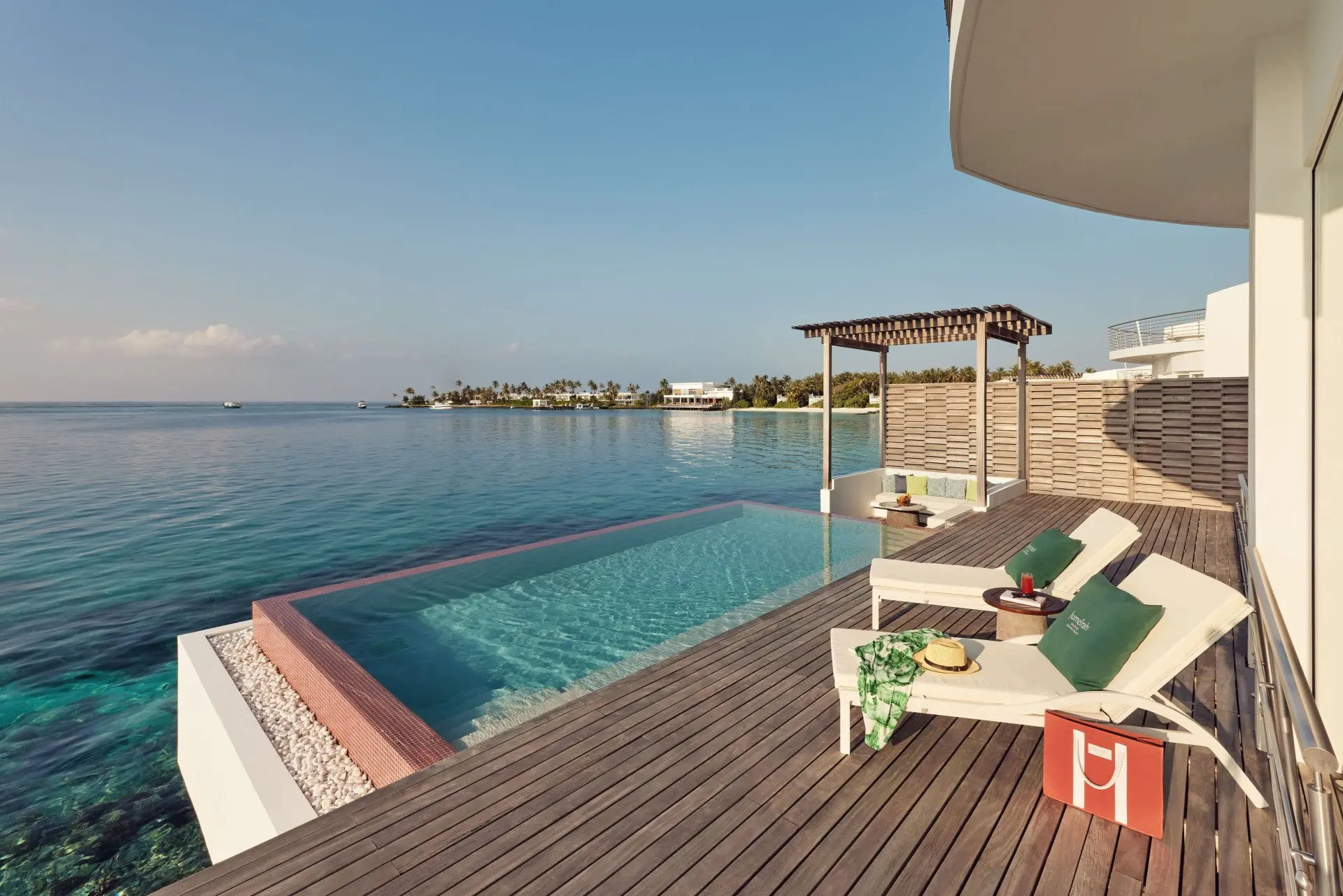 High_resolution_300dpi-Jumeirah Maldives - Sunset Water Villa - Deck