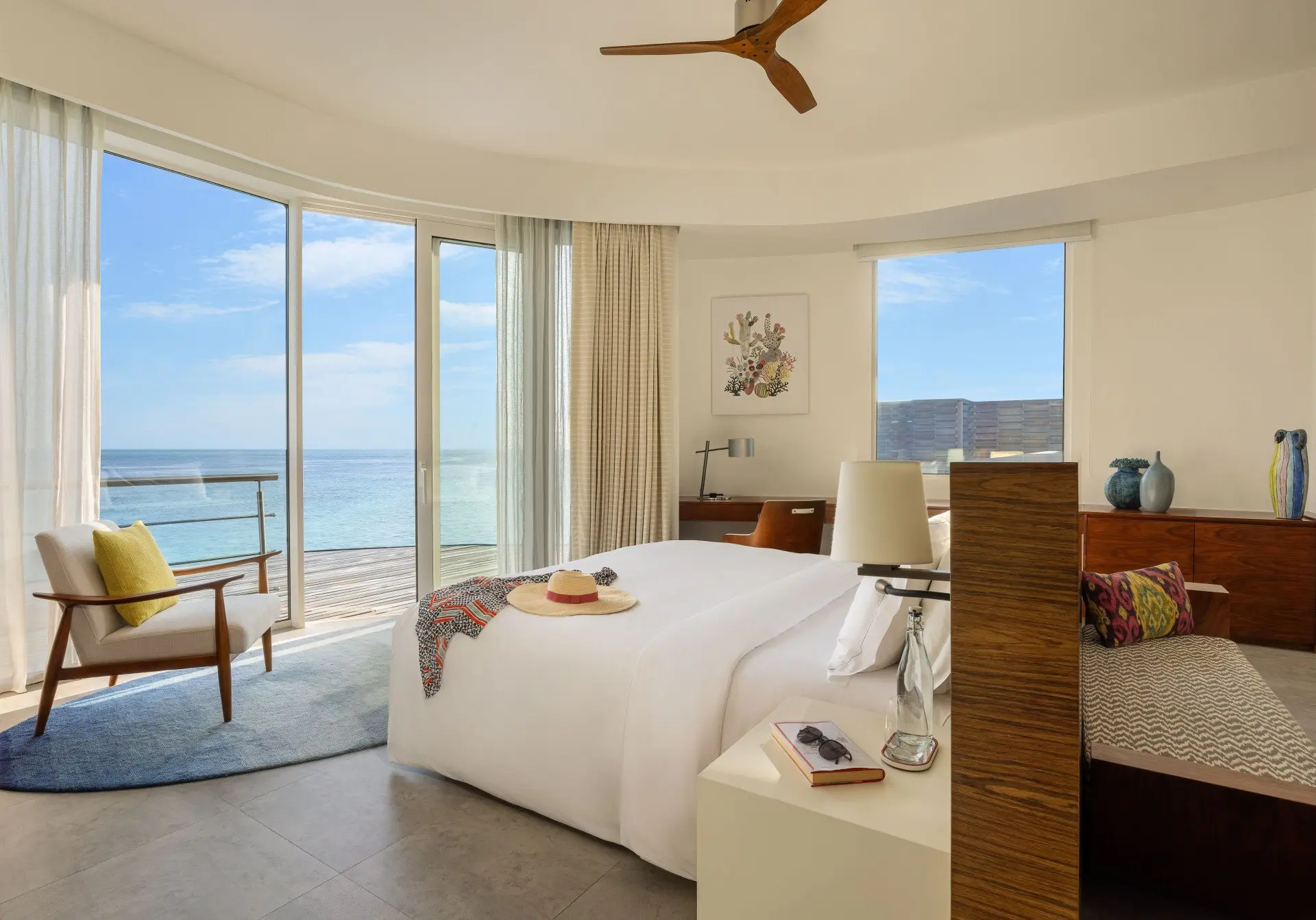 High_resolution_300dpi-Jumeirah Maldives - Lagoon Water Villa with Pool - Bedroom