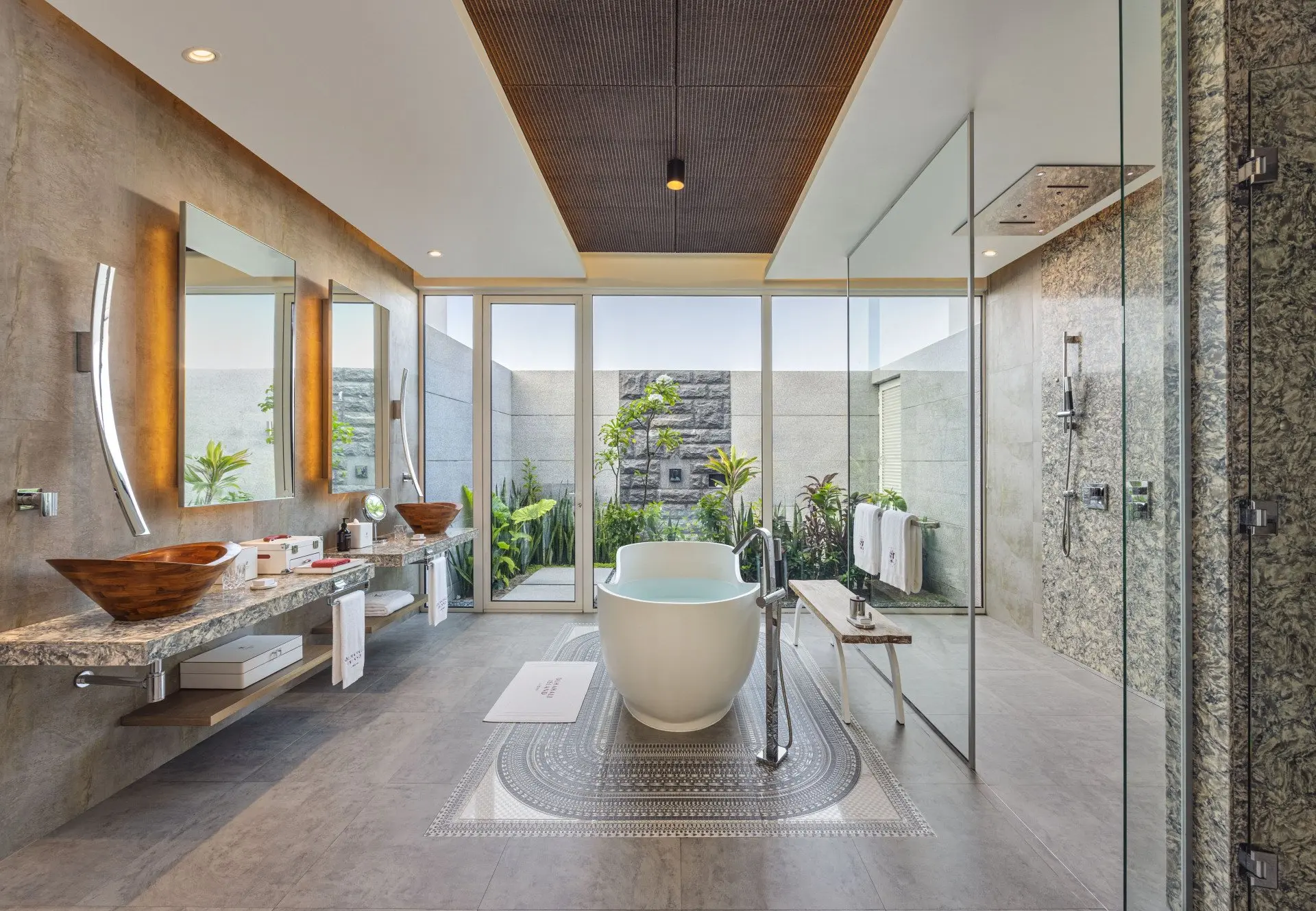 High_resolution_300dpi-Jumeirah Maldives - Water Villa with Pool - Bathroom