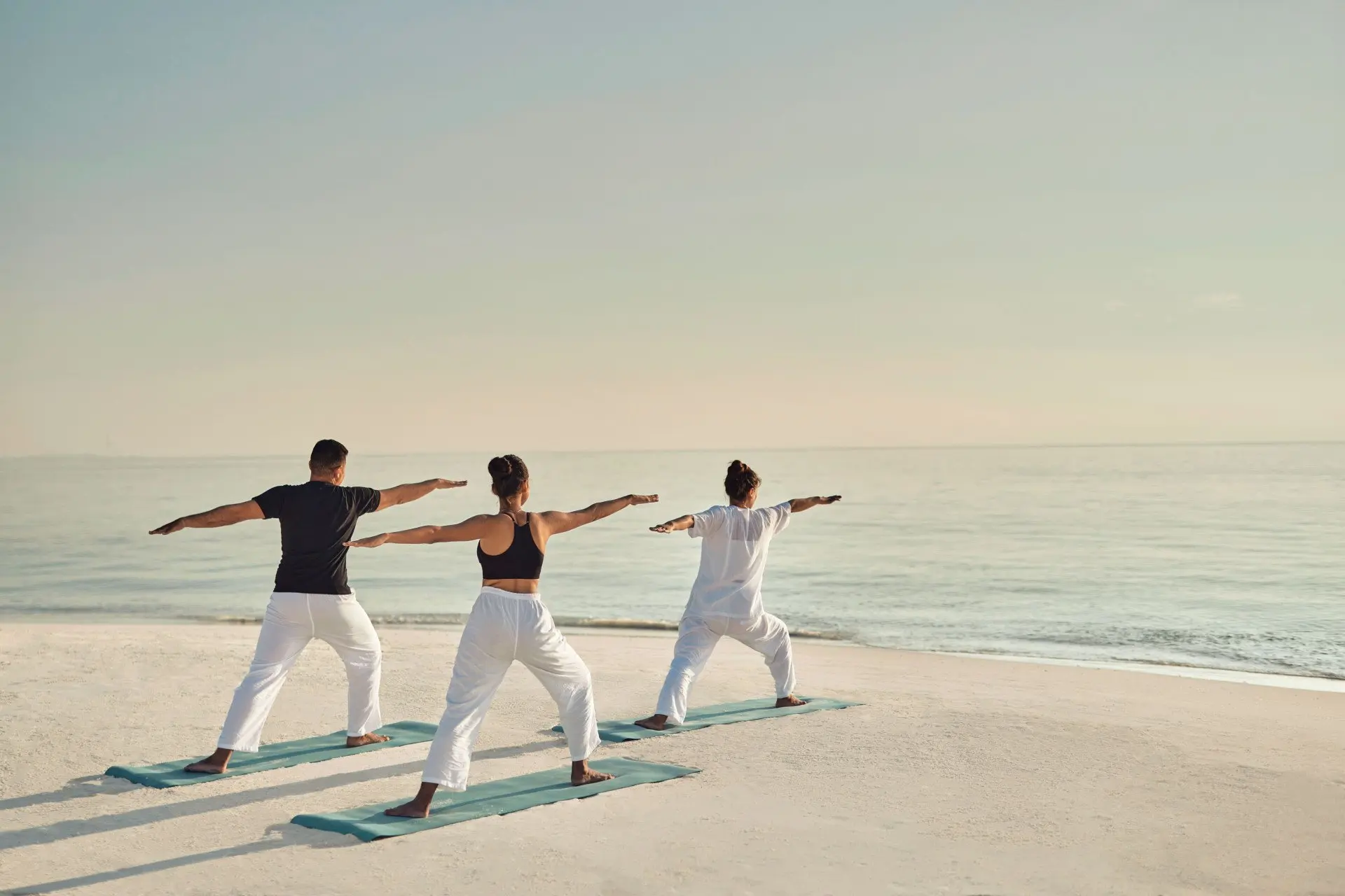 High_resolution_300dpi-Jumeirah Maldives - Beach Yoga
