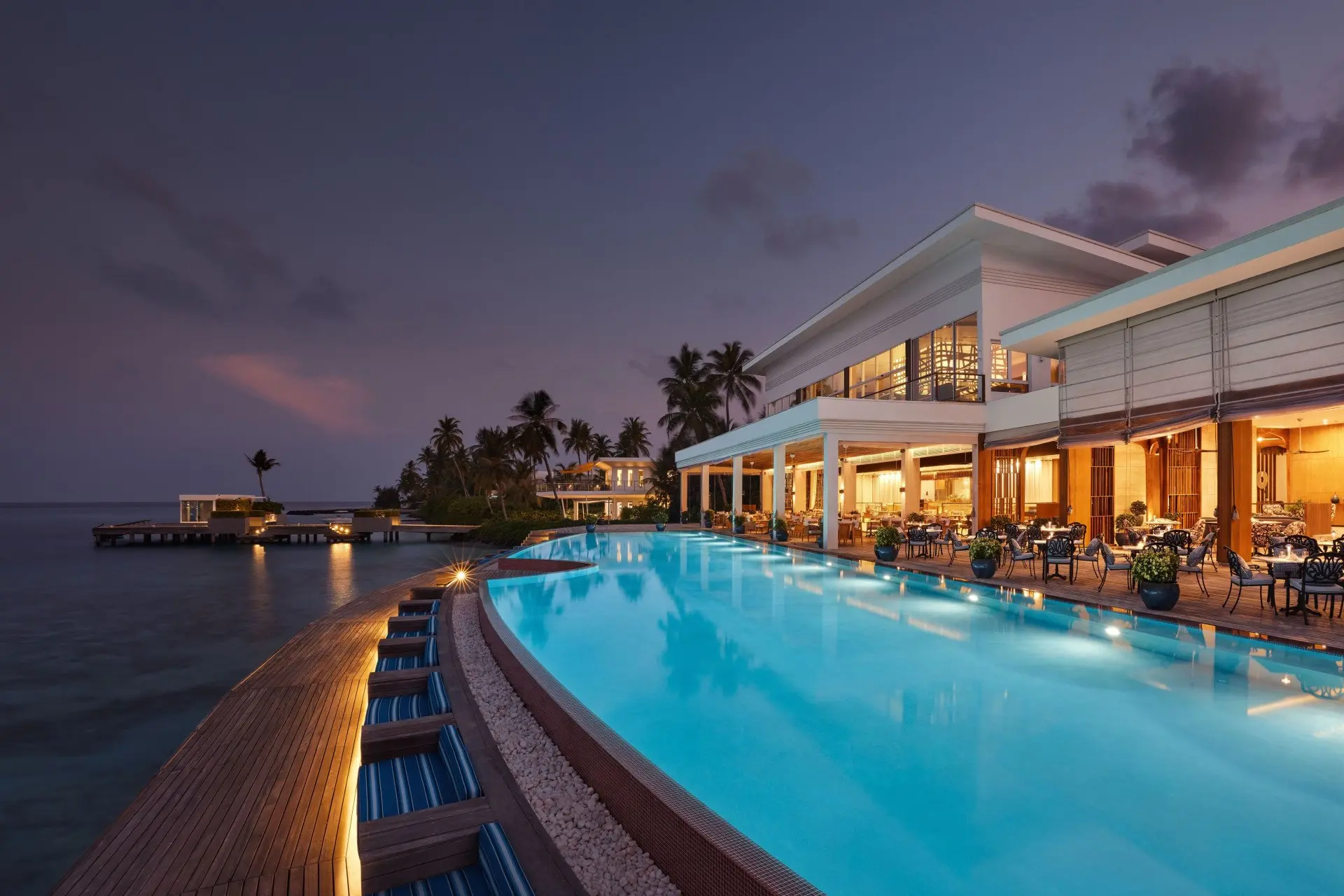 High_resolution_300dpi-Jumeirah Maldives - Glow Restaurant 3
