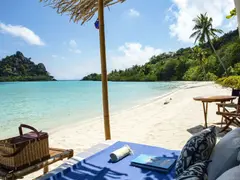 batu_tokong_blue_lagoon_view_coconut_beach_picnic_rattan_basket_side_blue_arm_chairs (1)