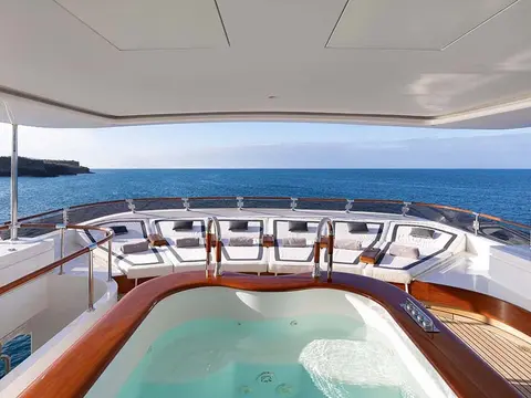 Aqua Mare - TopDeck - Sunbed - 01