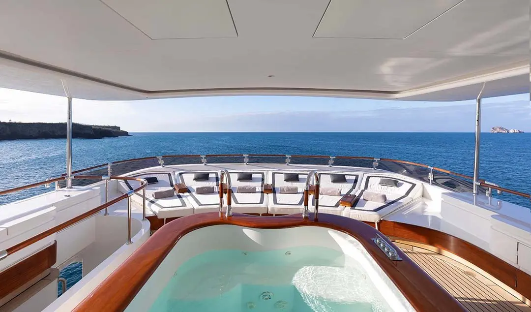 Aqua Mare - TopDeck - Sunbed - 01