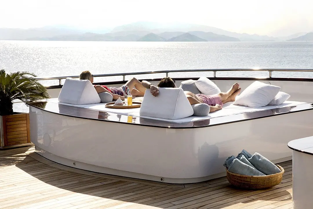 Aqua Blu - Sun Bed - 01