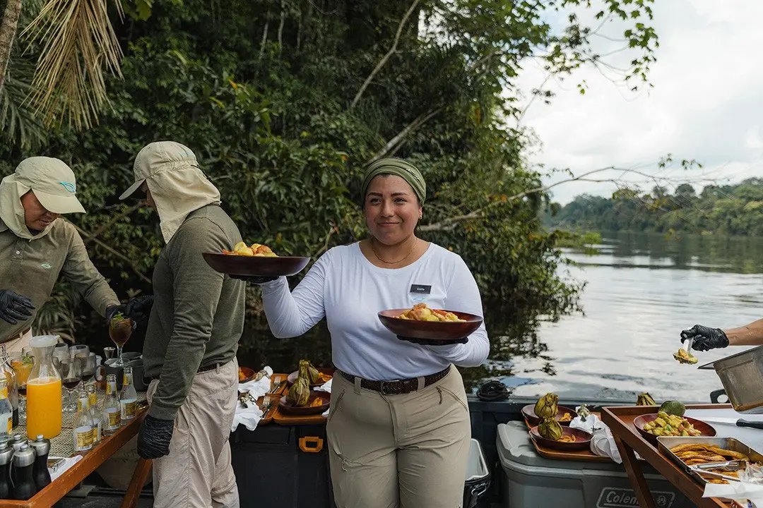 Amazon - Skiff Dining - 05