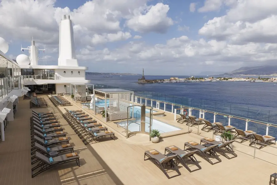 SSC_SN_PoolDeck_104