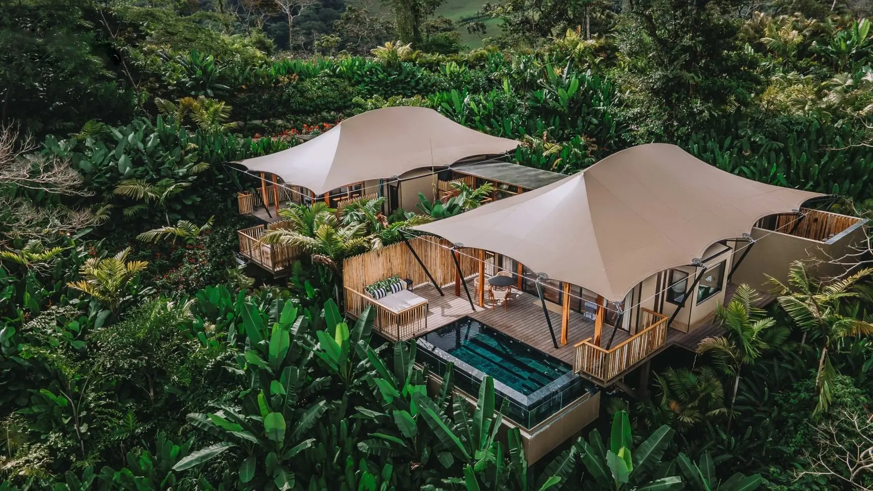 (Rooms) Family Tent 1 LR