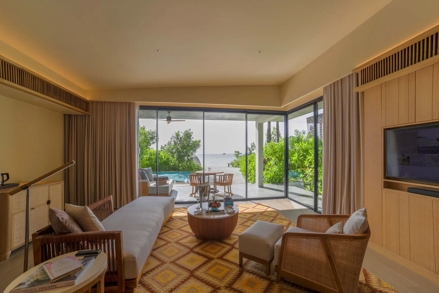 Beach Villa with Pool 4