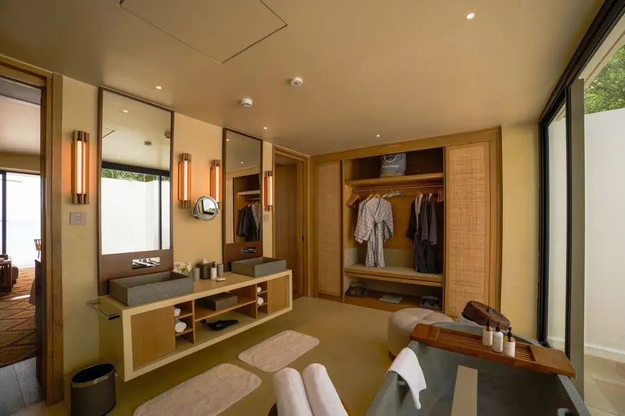 Beach Villa with Pool 6