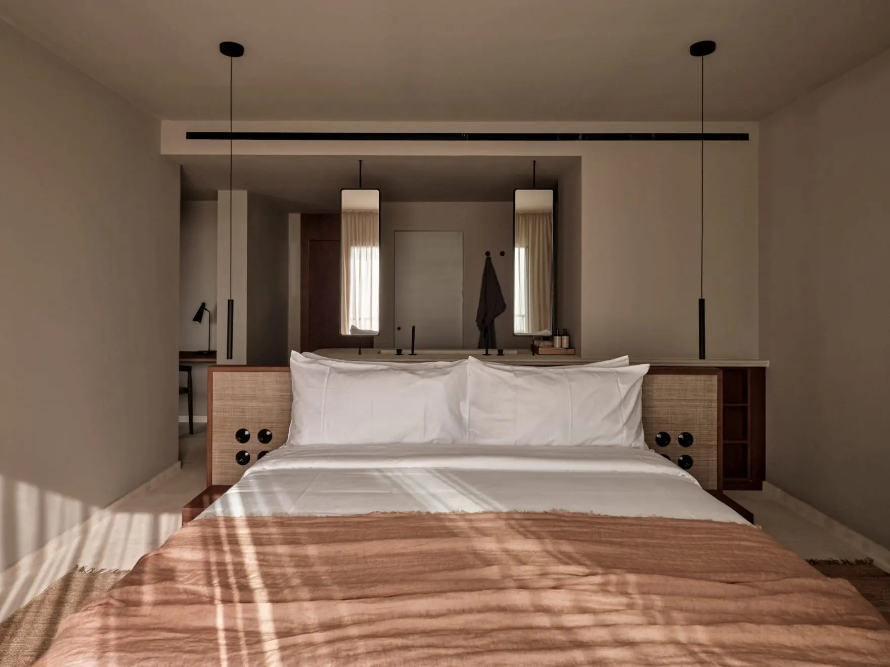OKU-ANDALUSIA_Sea-View-Suite_30374_LowRes