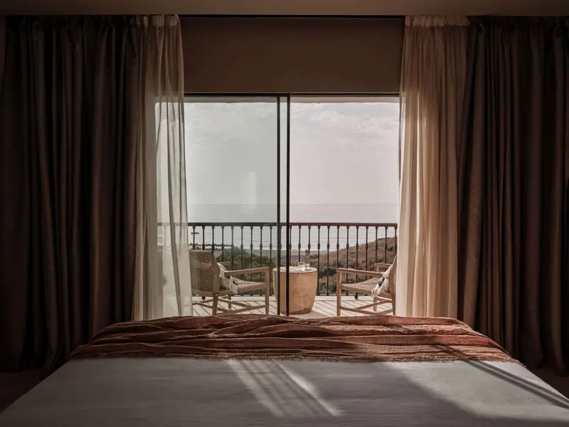 OKU-ANDALUSIA_Sea-View-Suite_30387_LowRes